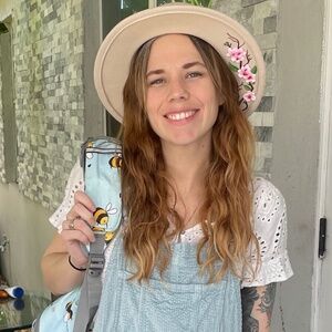 Meet your Posher, Kayla